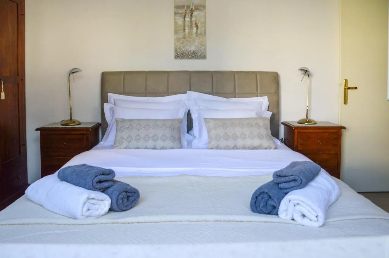 Issa Holiday Home - 3 Min Walk To Beach Kastela